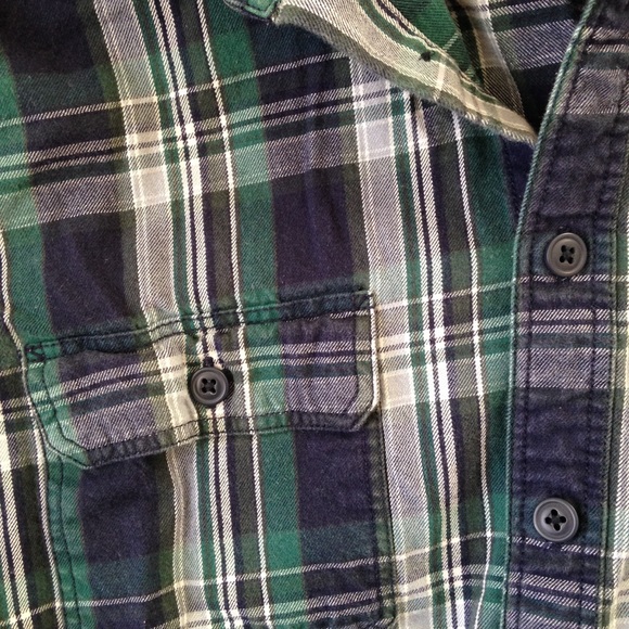 Gap plaid shirt XL NWOT - Picture 3 of 4